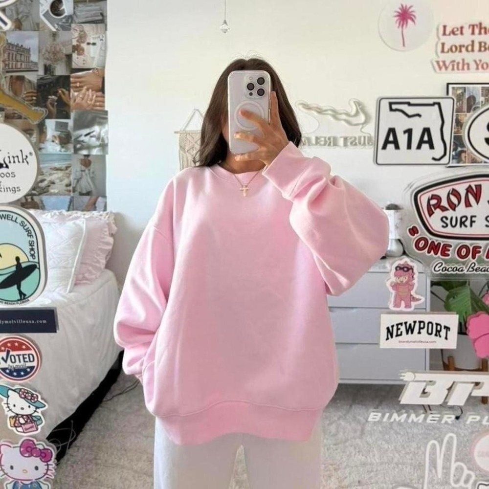 Villa pink aritzia cozy‎ fleece crewneck sweatshirt